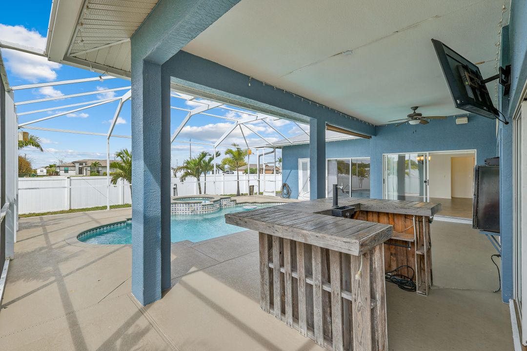 1728 NW 7th Ave, Cape Coral, FL 33993