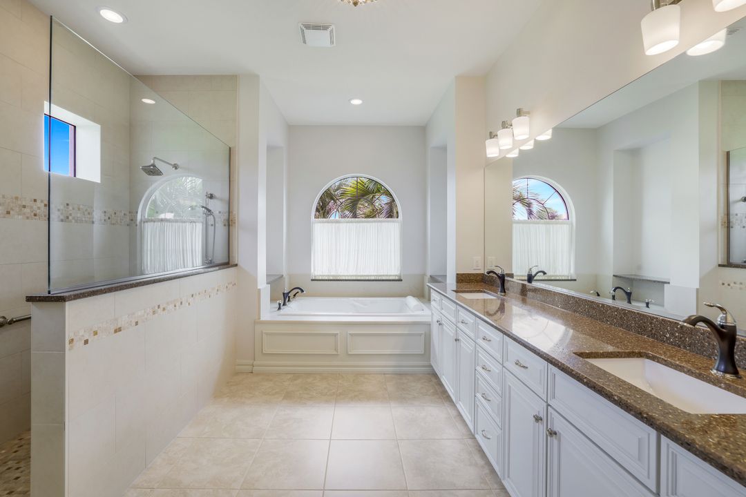 9266 Quarry Dr, Naples, FL 34120