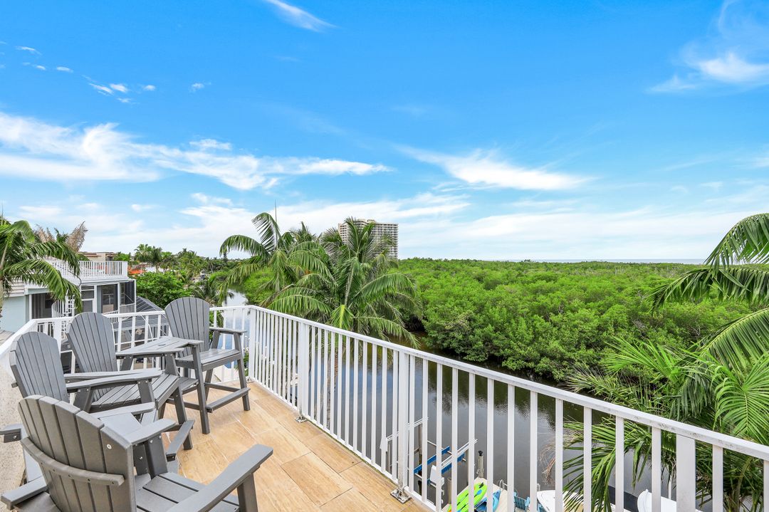 458 Spinnaker Dr, Marco Island, FL 34145