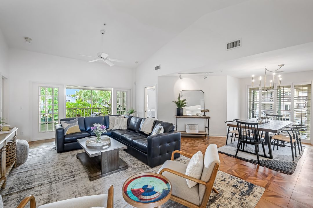 433 2nd St S, Naples, FL 34102