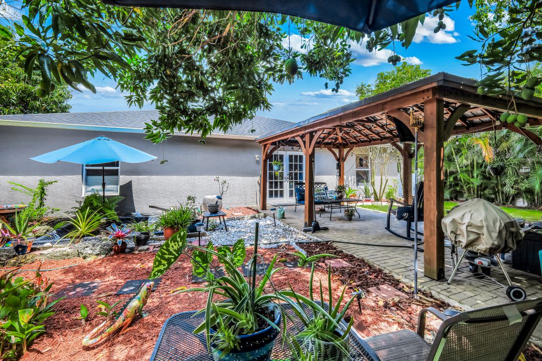 1006 SW 9th Ave, Cape Coral, FL 33991