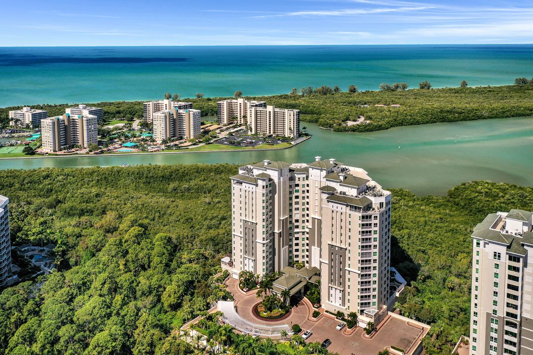 295 Grande Way #801, Naples, FL 34110