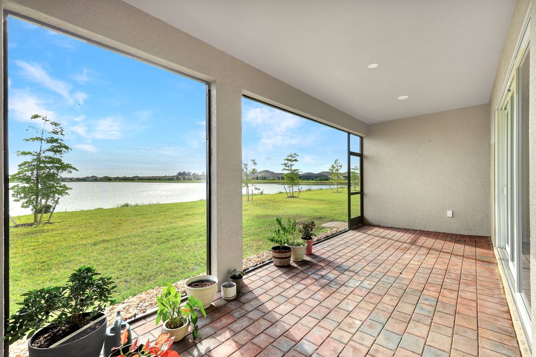 447 Spg Hl Lk Lp, Cape Coral, FL 33993