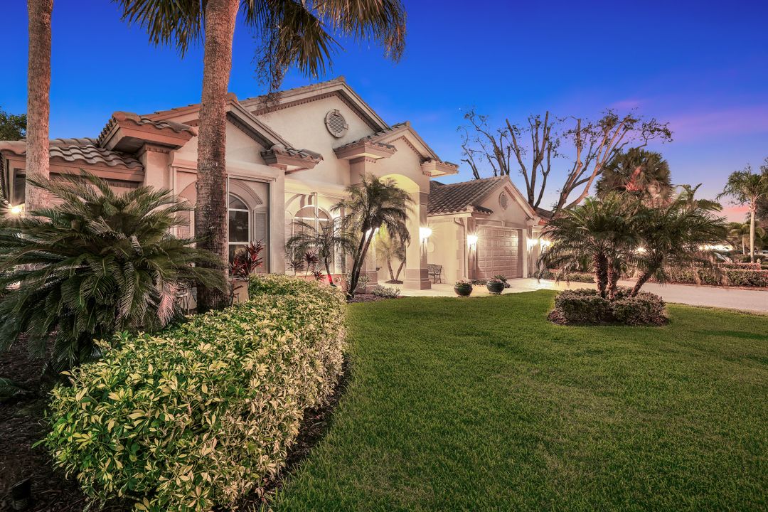 3750 Lakemont Dr, Bonita Springs, FL 34134