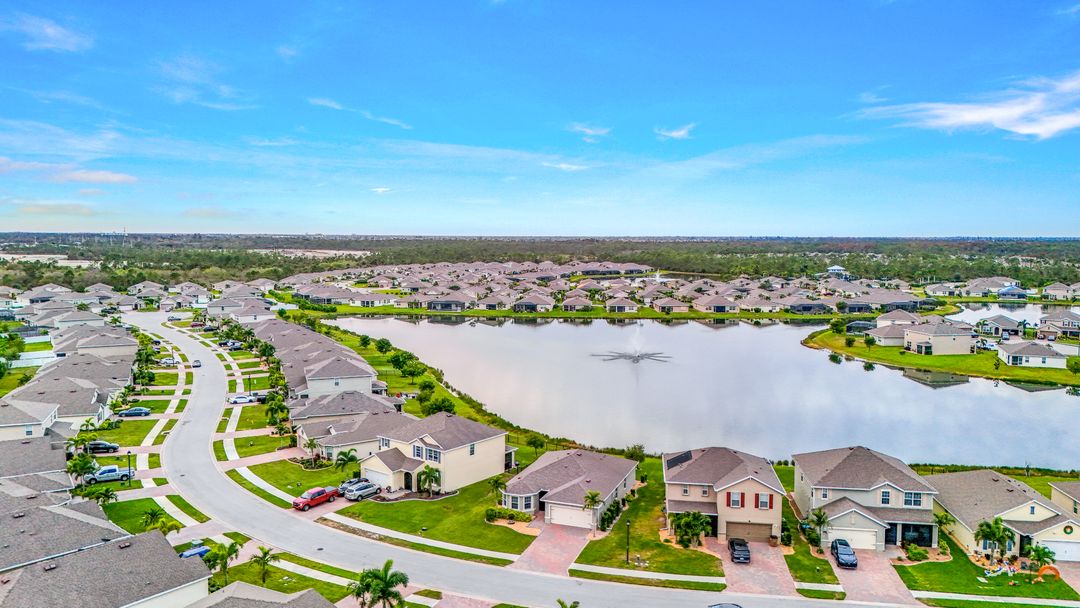 3440 Cancun Ct, Cape Coral, FL 33909