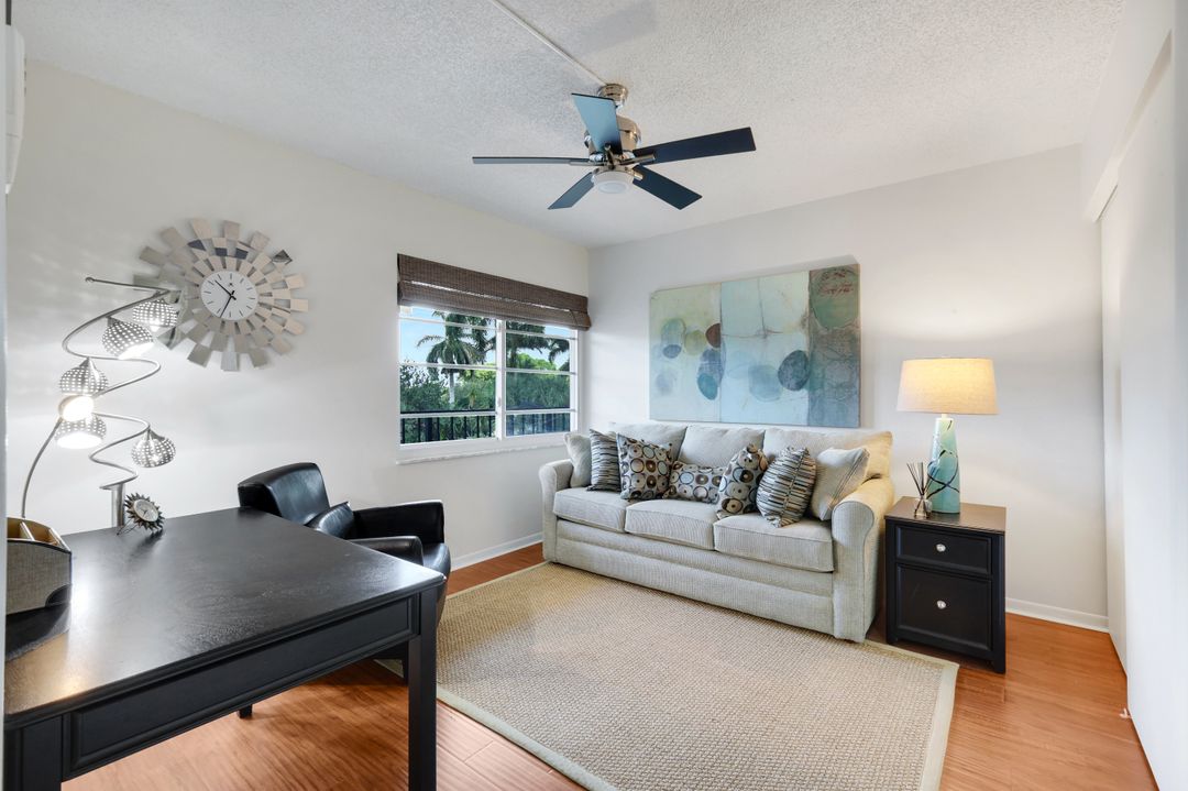 1084 Forest Lake Dr #304, Naples, FL 34105