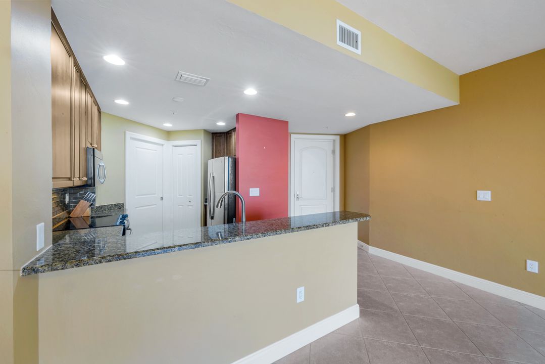 5793 Cape Harbour Dr #615, Cape Coral, FL 33914