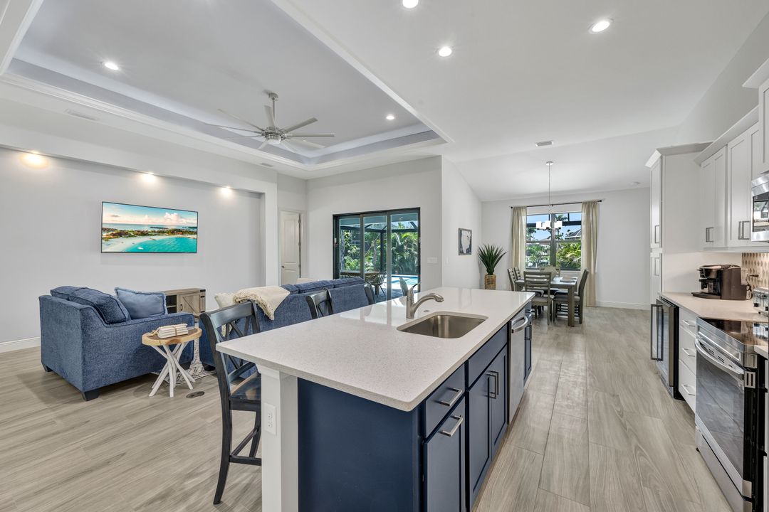 1617 El Dorado Pkwy W, Cape Coral, FL 33914