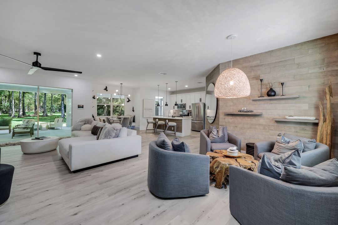 5995 Lancewood Way, Naples, FL 34116