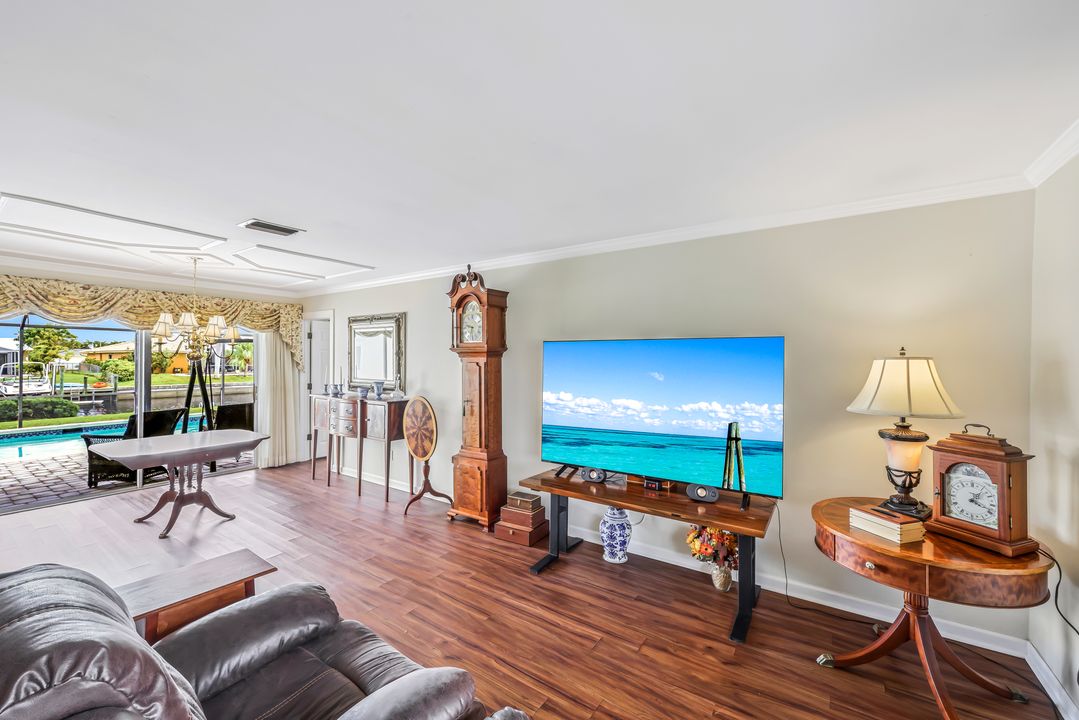 3117 SE 19th Ave, Cape Coral, FL 33904