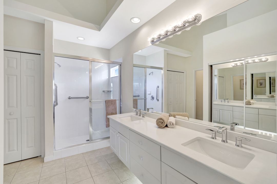 2370 Magnolia Ave #2, Naples, FL 34112