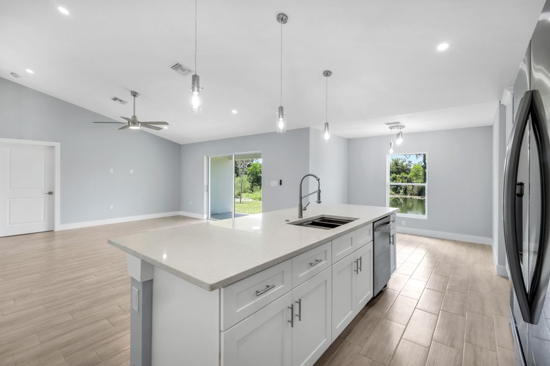 2018 NE 33rd Ln, Cape Coral, FL 33909