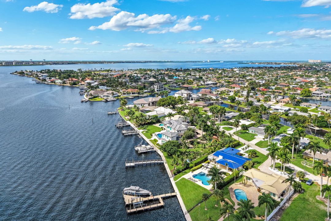 5327 Nautilus Dr, Cape Coral, FL 33904