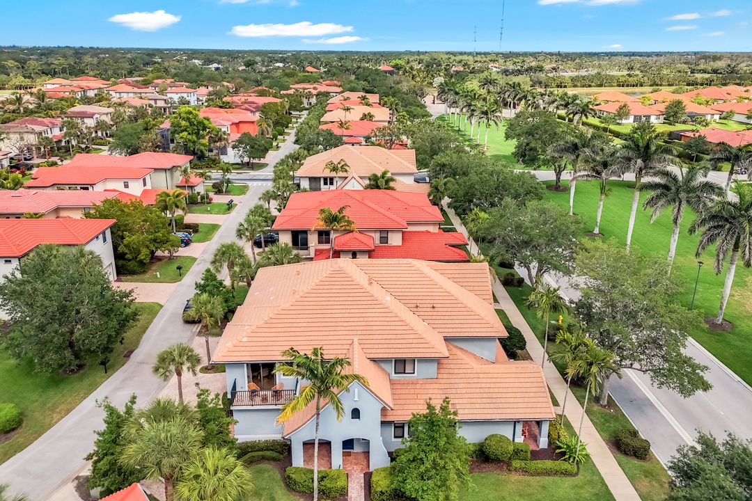1383 Artesia Dr E #701, Naples, FL 34113
