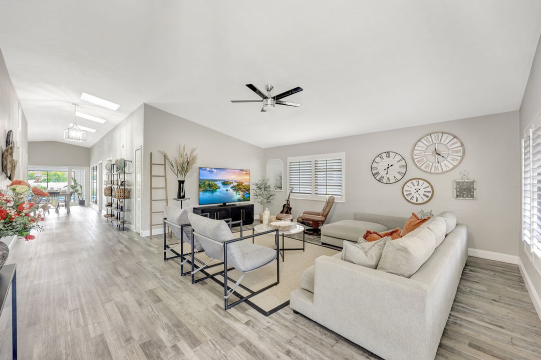 738 101st Ave N, Naples, FL 34108