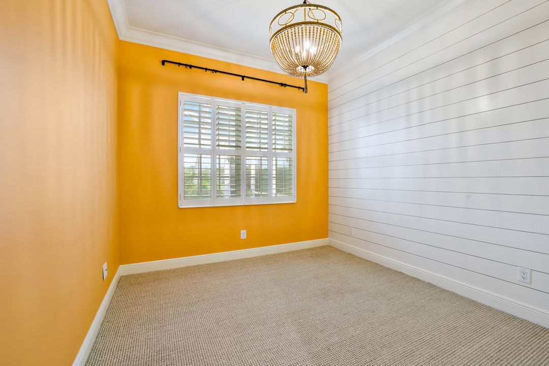 2885 Hatteras Way, Naples, FL 34119