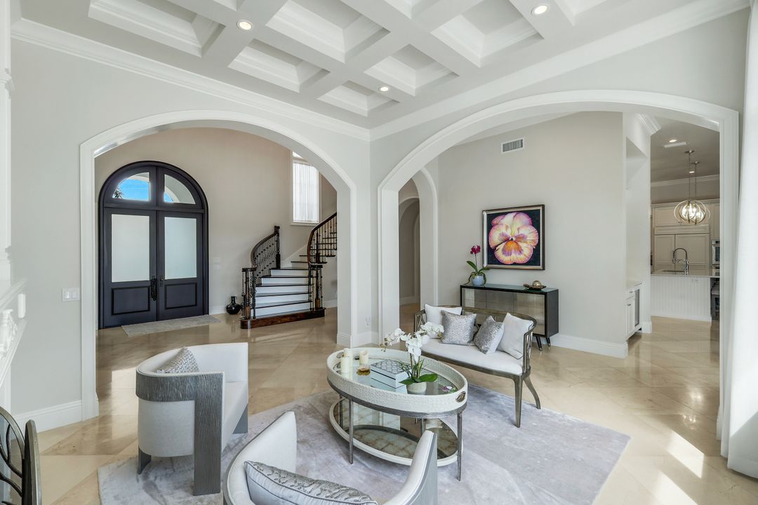 2885 Escada Ct, Naples, FL 34109