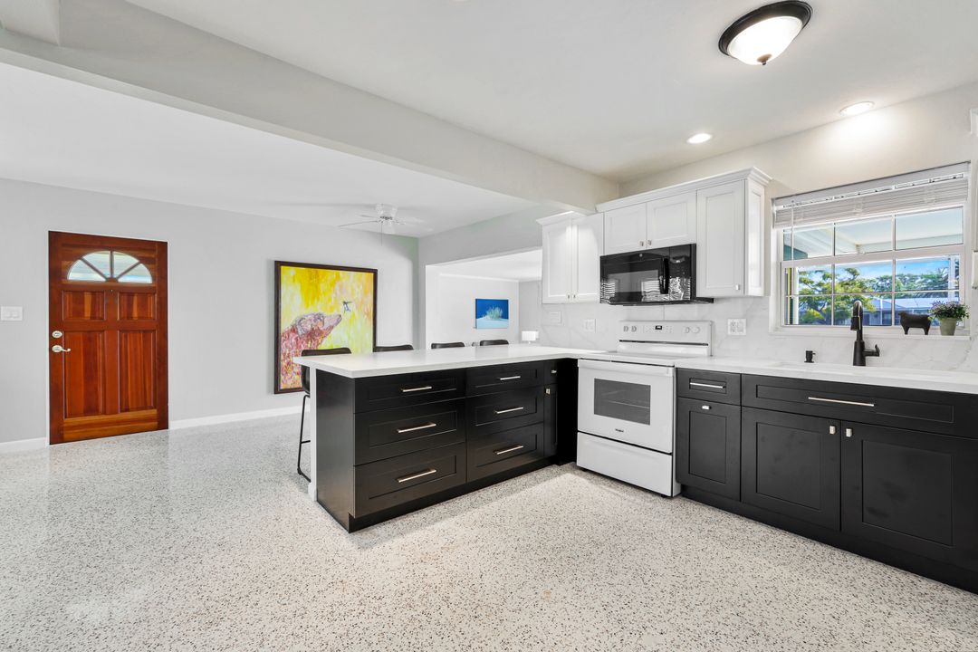 1720 Cascade Way, North Fort Myers, FL 33917