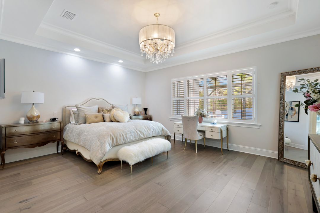6485 Arriba Ave, Naples, FL 34113