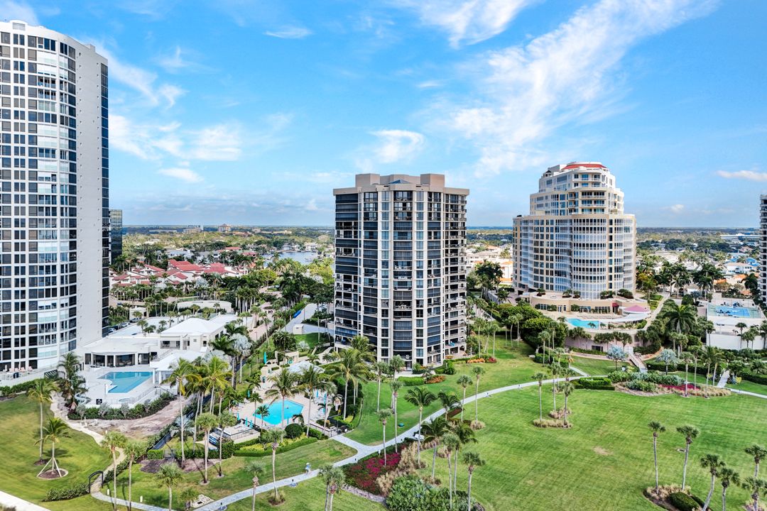 4551 Gulf Shore Blvd N #505, Naples, FL 34103