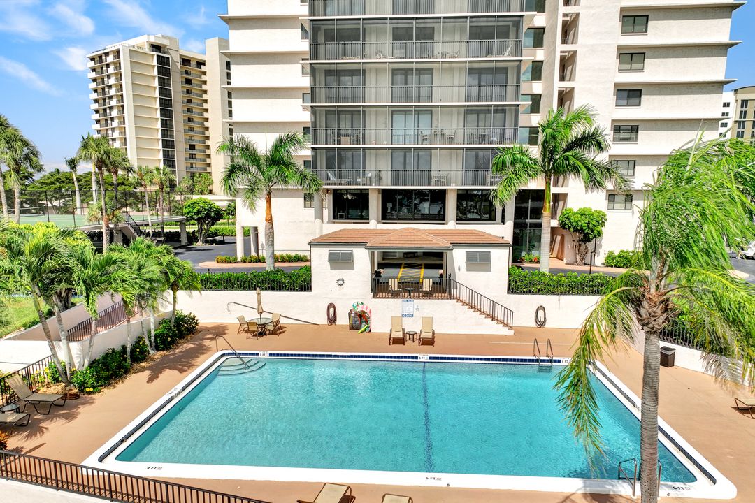 11030 Gulf Shore Dr #302, Naples, FL 34108