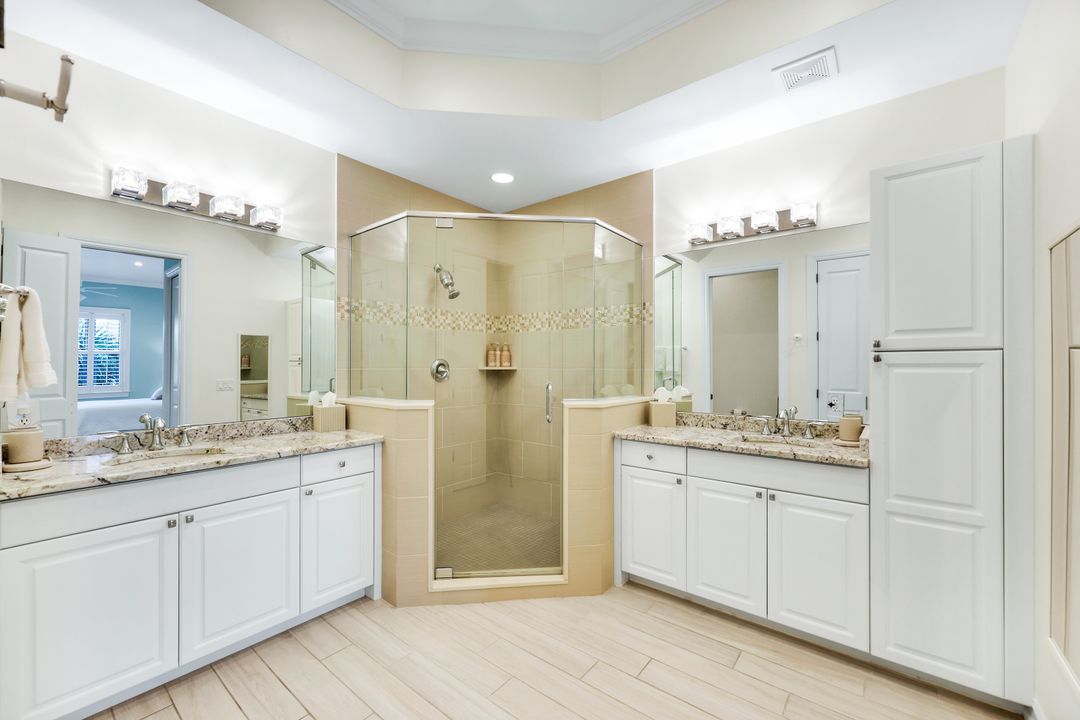 800 Breakaway Ln #203, Naples, FL 34108
