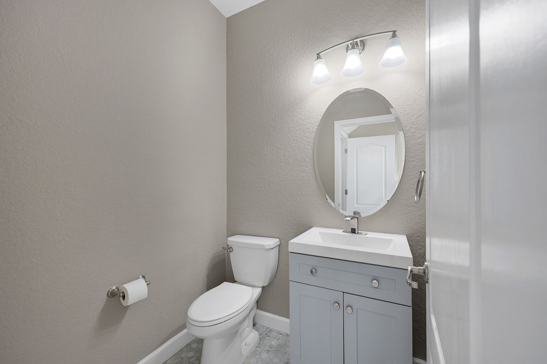 2262 Vermont Ln, Naples, FL 34120