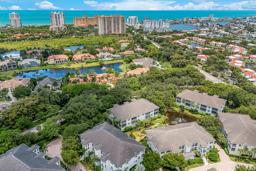 831 Sailaway Ln #202, Naples, FL 34108
