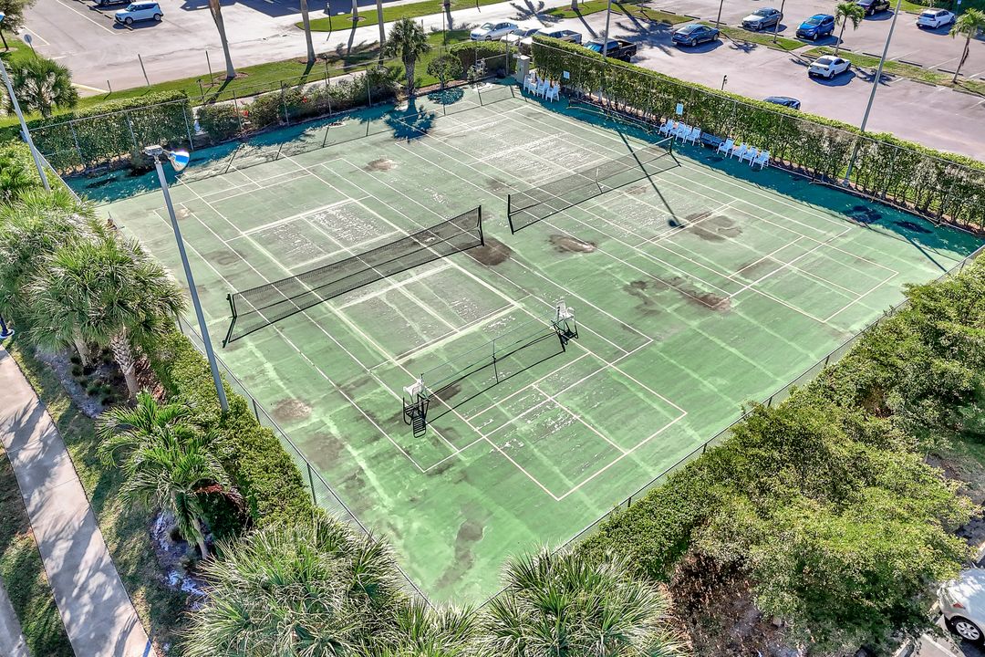 170 Turtle Lake Ct #304, Naples, FL 34105