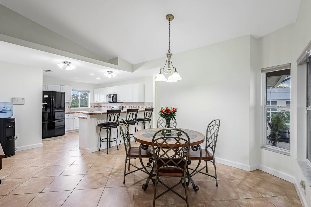 1933 SW 38th St, Cape Coral, FL 33914