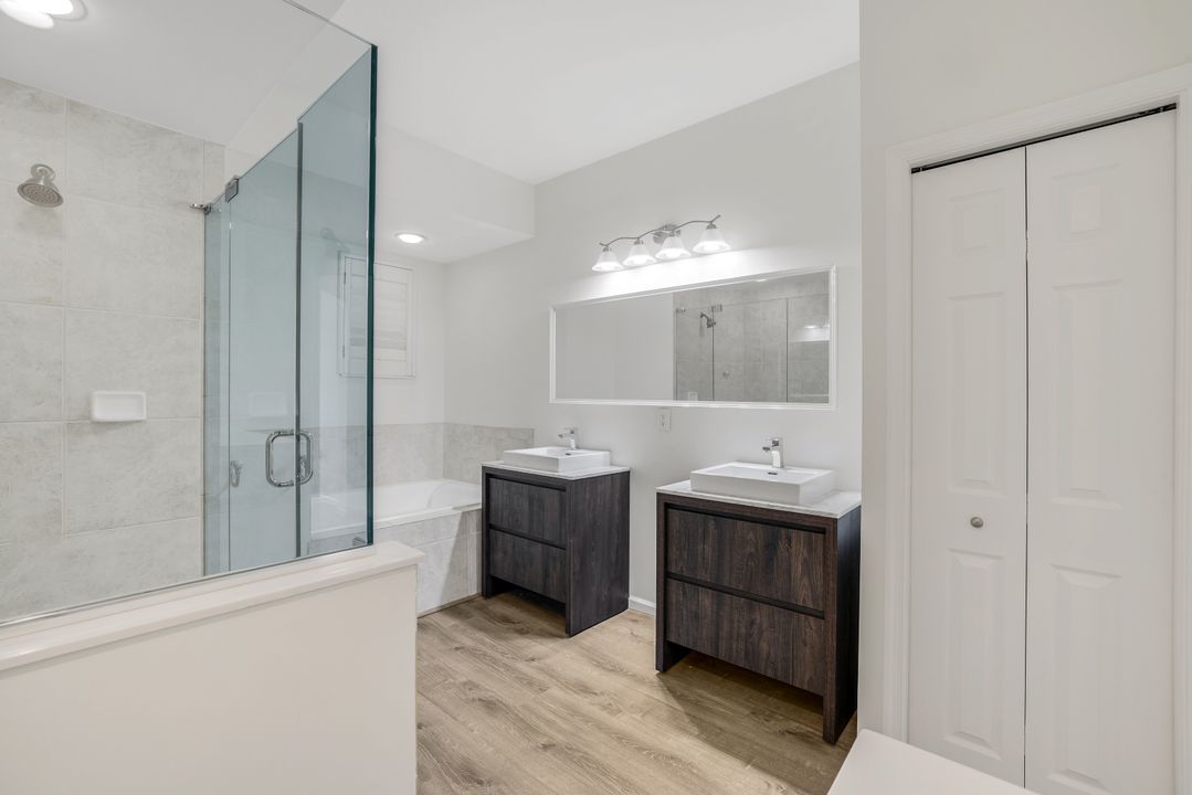 6875 Ascot Dr #102, Naples, FL 34113