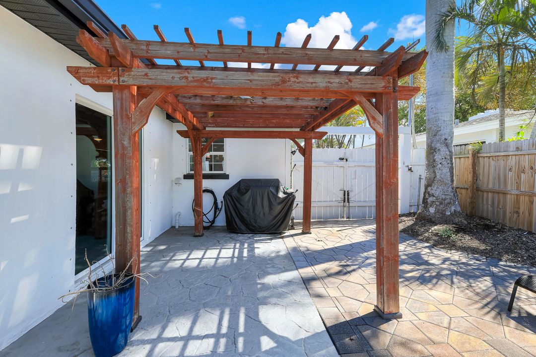 8327 Riviera Ave, Fort Myers, FL 33919