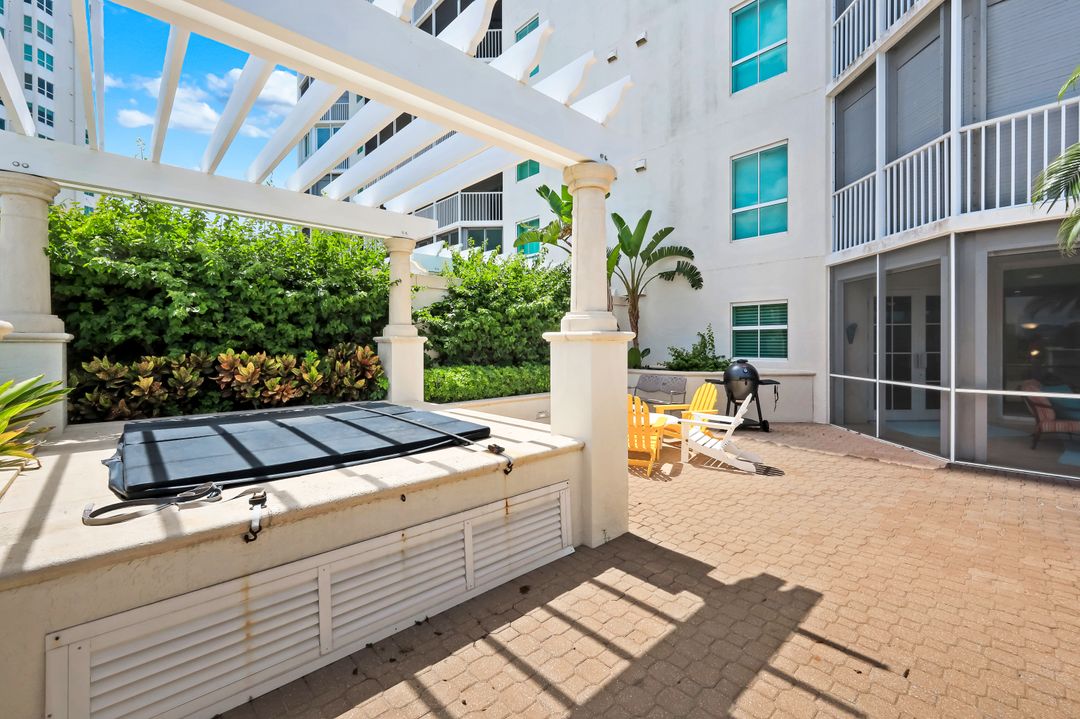 295 Grande Way #104, Naples, FL 34110