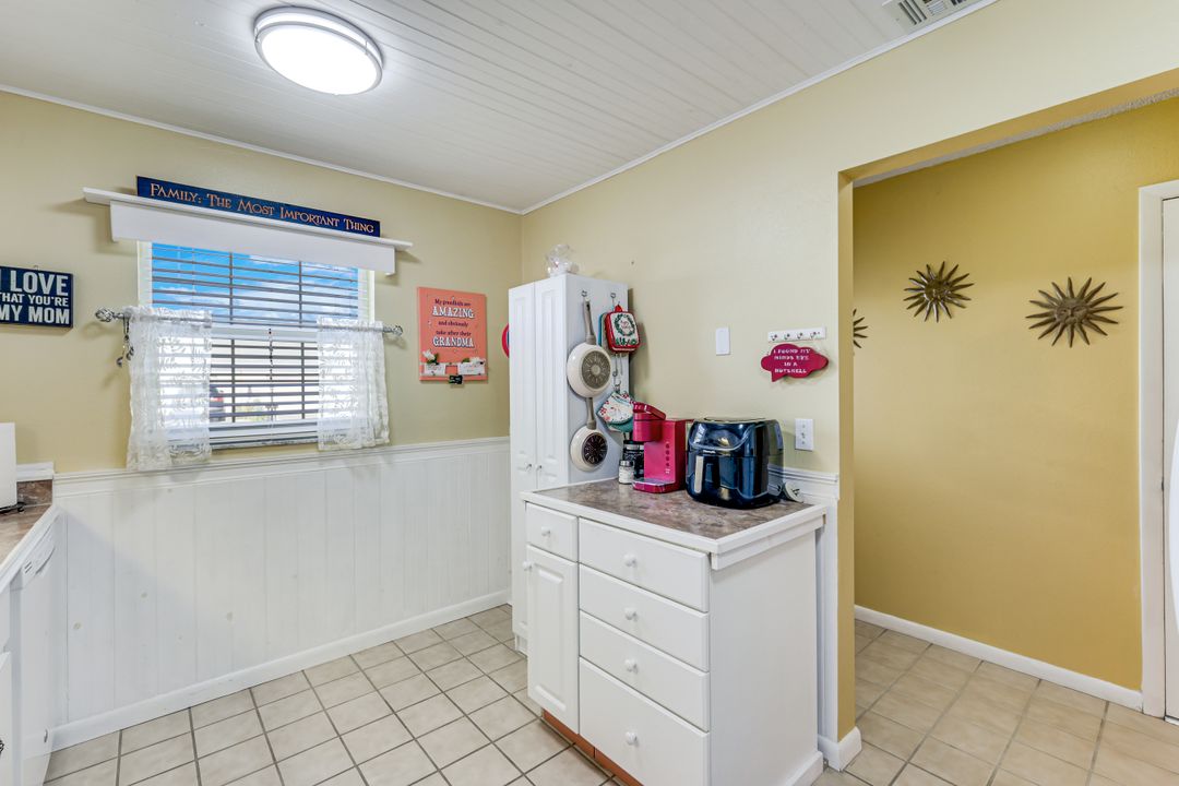 7079 Cedarhurst Dr, Fort Myers, FL 33919