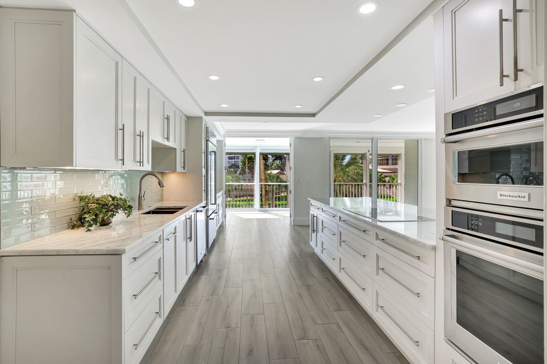 4401 Gulf Shore Blvd N #205, Naples, FL 34103