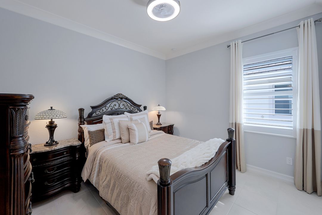 6177 Megans Bay Dr, Naples, FL 34112