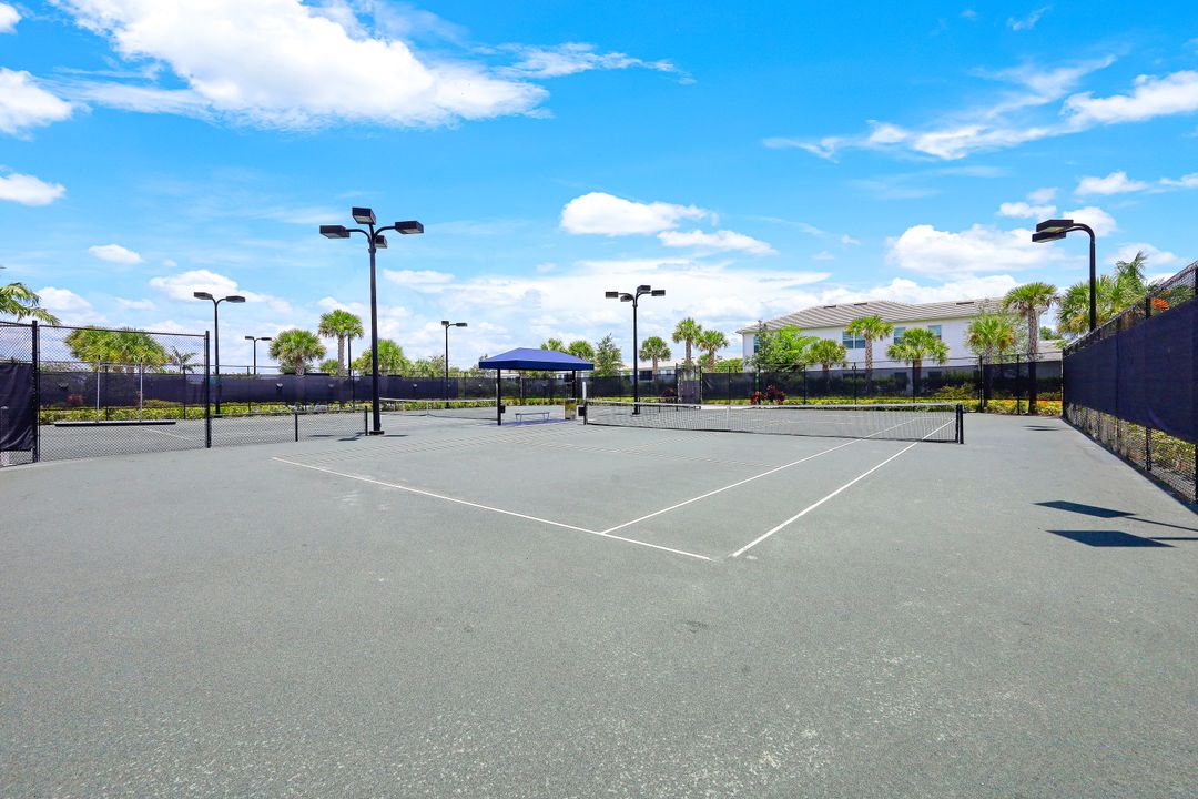 9004 Mayreau Way, Naples, FL