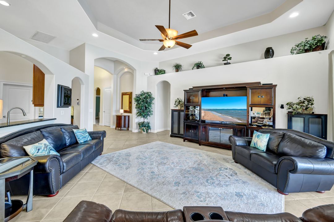 18493 Royal Hammock Blvd, Naples, FL 34114