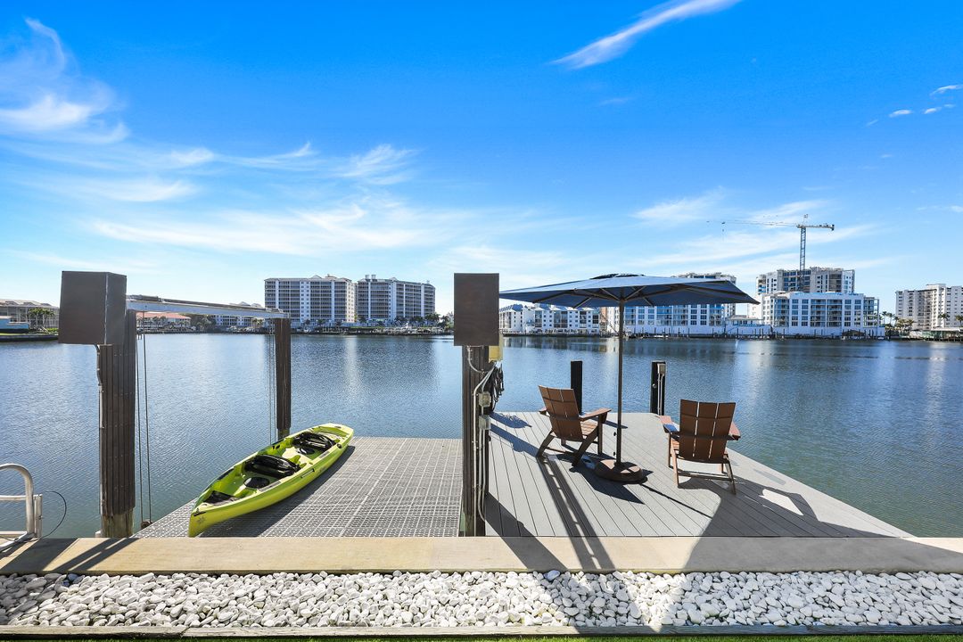 336 Oak Ave, Naples, FL 34108