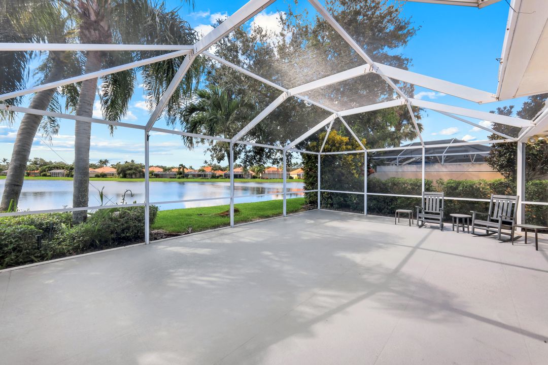 4251 Redonda Ln, Naples, FL 34119