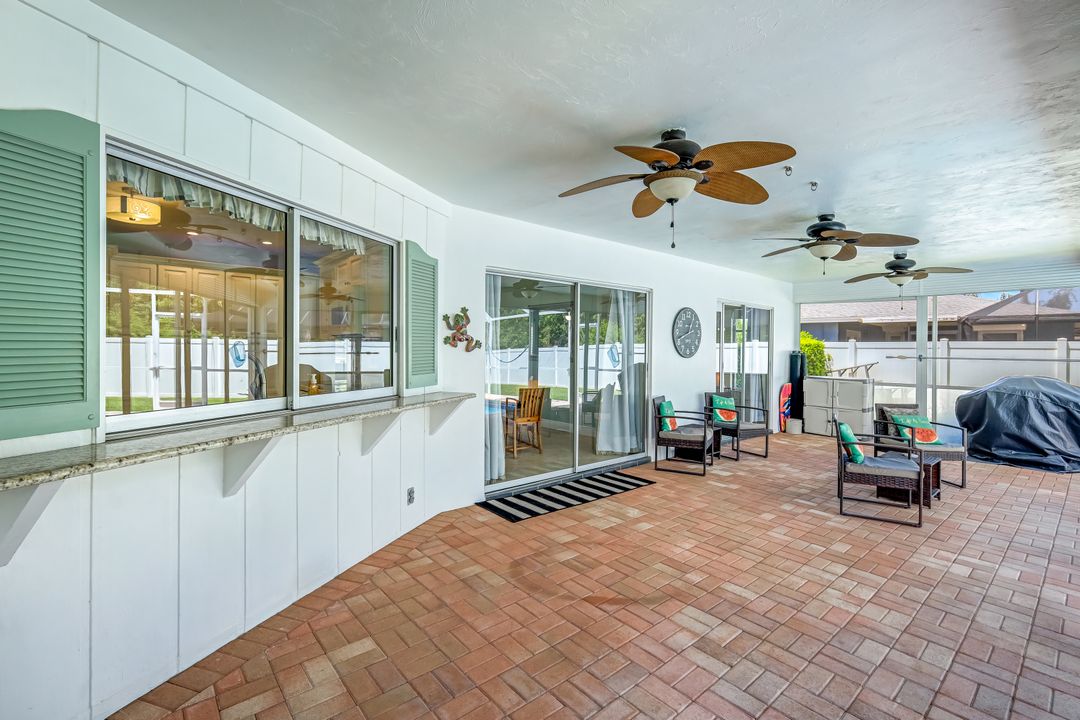 539 Cypress Way E, Naples, FL 34110