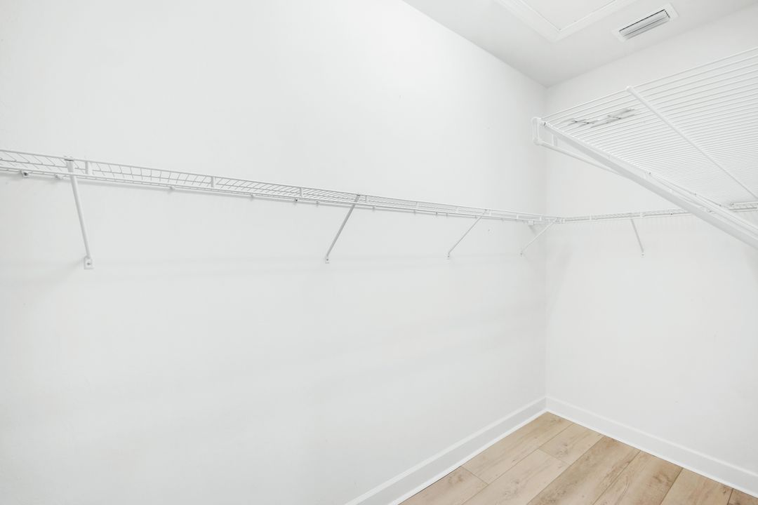 9314 Quarry Dr, Naples, FL 34120