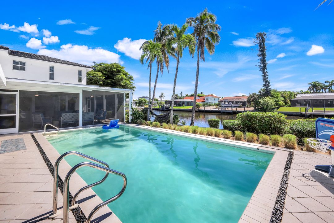 915 Pecten Ct, Sanibel, FL 33957