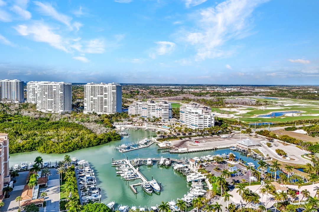 13675 Vanderbilt Dr #210, Naples, FL 34110