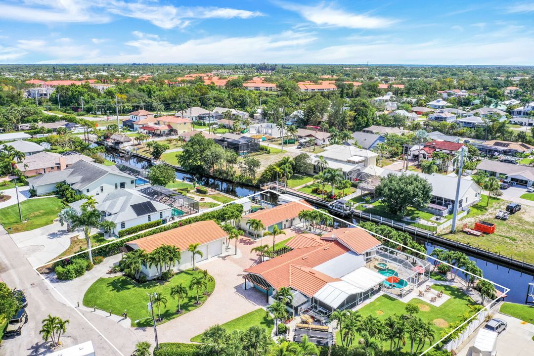 27111 Flossmoor Dr, Bonita Springs, FL 34135