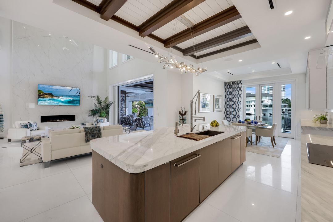 309 Neapolitan Way, Naples, FL 34103