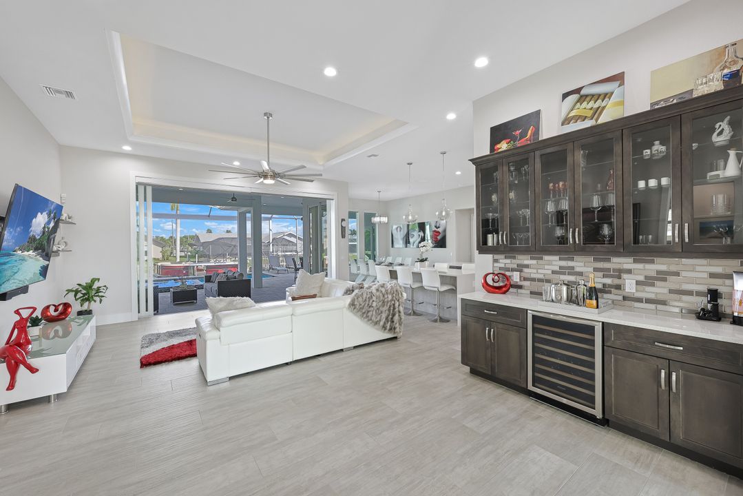 5317 SW 8th Pl, Cape Coral, FL 33914