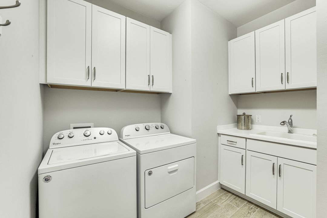 7631 Winding Cypress Dr, Naples, FL 34114