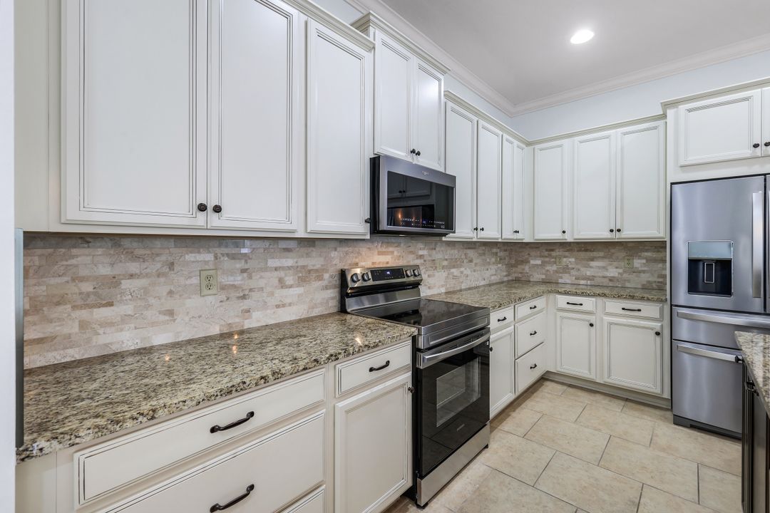 3529 Pilot Cir, Naples, FL 34120