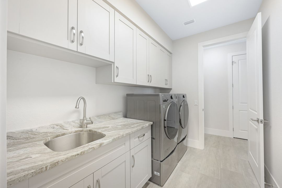 5317 SW 8th Pl, Cape Coral, FL 33914